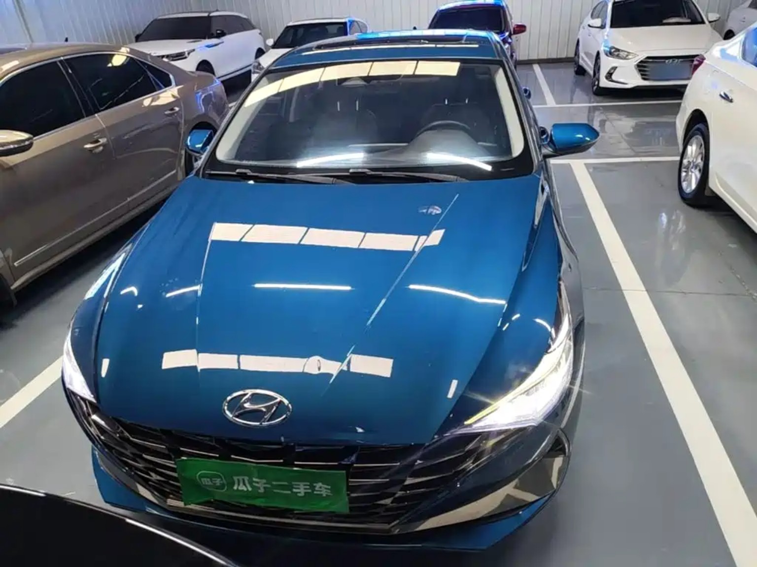 Hyundai Elantra photo 9